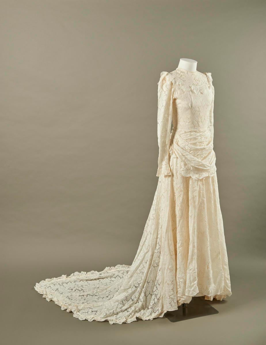 Wedding dress Te Awamutu Museum